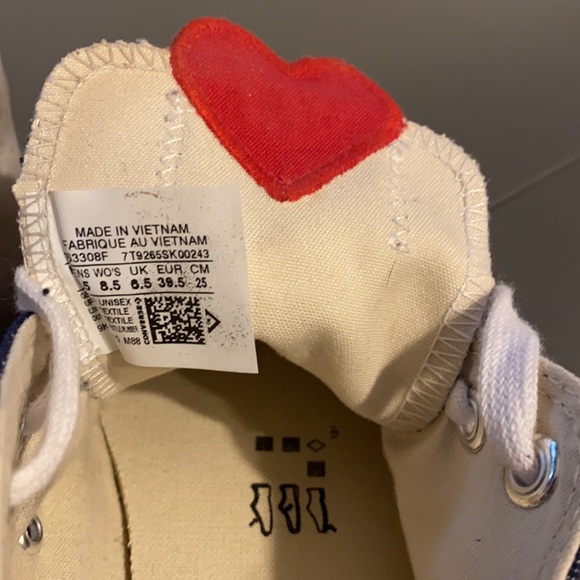 *SOLD*Converse - Picture 4 of 4